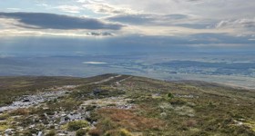 Cairn Table Race
